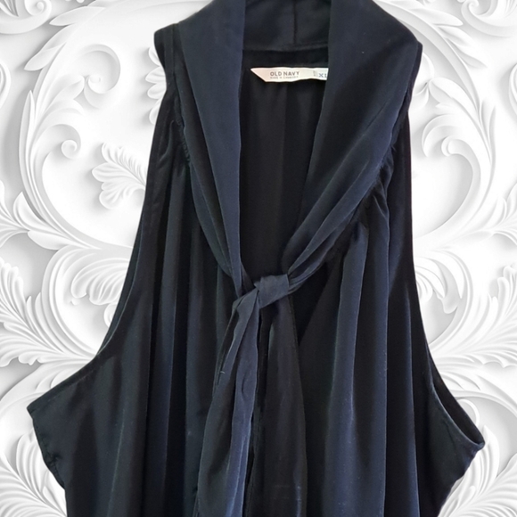 Sleeveless Collared Halter Top With Long Tie At Front Of Top In Black Size XL - Picture 2 of 2